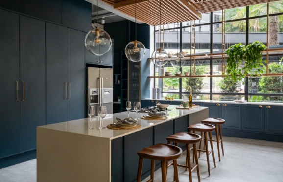 Descubra os itens indispensáveis para a sua cozinha planejada e transforme seu espaço em um ambiente funcional e cheio de estilo
